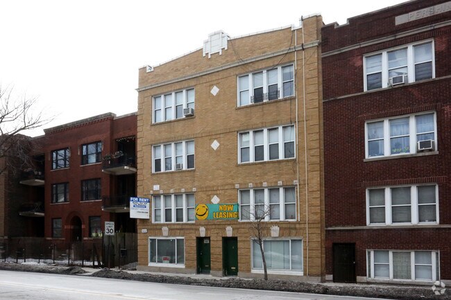 Building Photo - 5662 N Ridge Ave