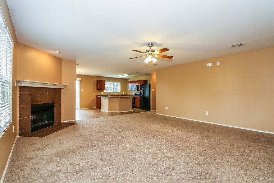 Building Photo - 10001 Chrysalis Dr