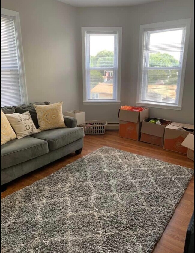 Building Photo - 42 Hobson Ave