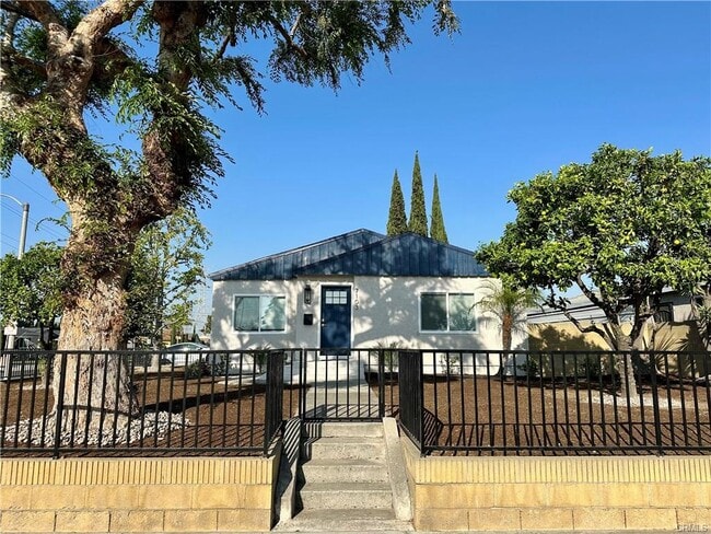 Building Photo - 7103 Luxor St