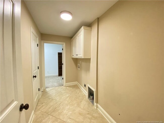 Building Photo - 484 Crown Point