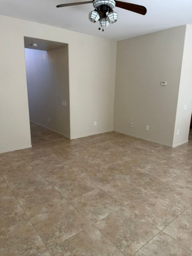 Building Photo - 2823 Dalsetter Dr