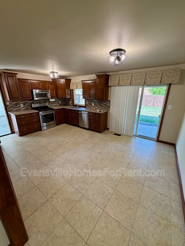 Building Photo - 1724 N Colony Dr