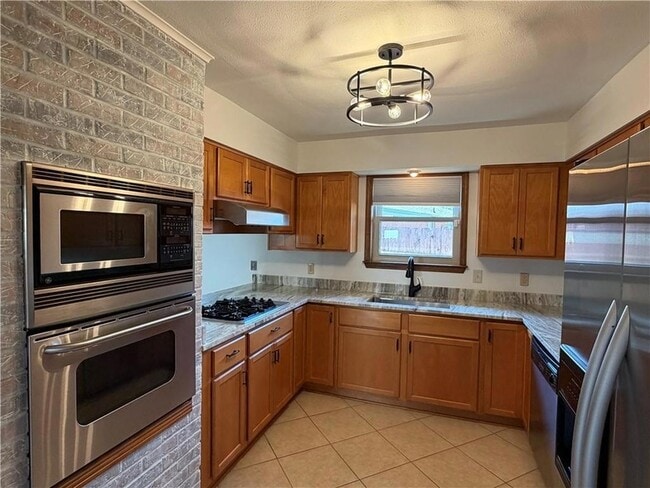 Building Photo - 4840 Rye St