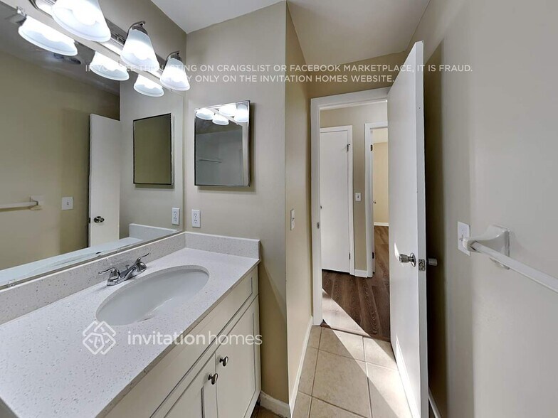 Building Photo - 3856 Stonemont Dr