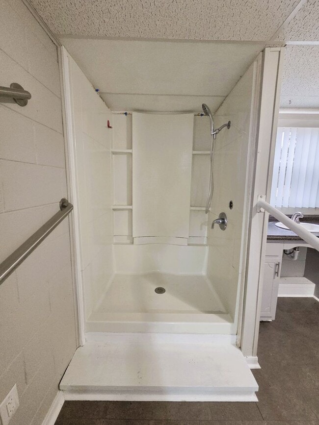 Building Photo - Remodeled ranch on large serene lot in Amelia County.