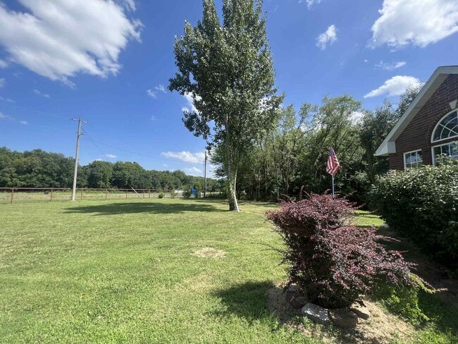 Building Photo - CARTHAGE: BEAUTIFUL 2,864 SQFT 5 BEDROOM /...