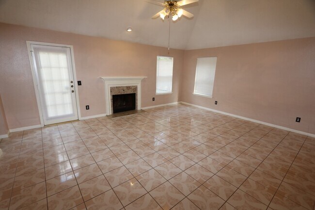 Building Photo - 20514 Red Sun Dr