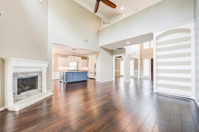 Building Photo - 11 E Wedgemere Cir