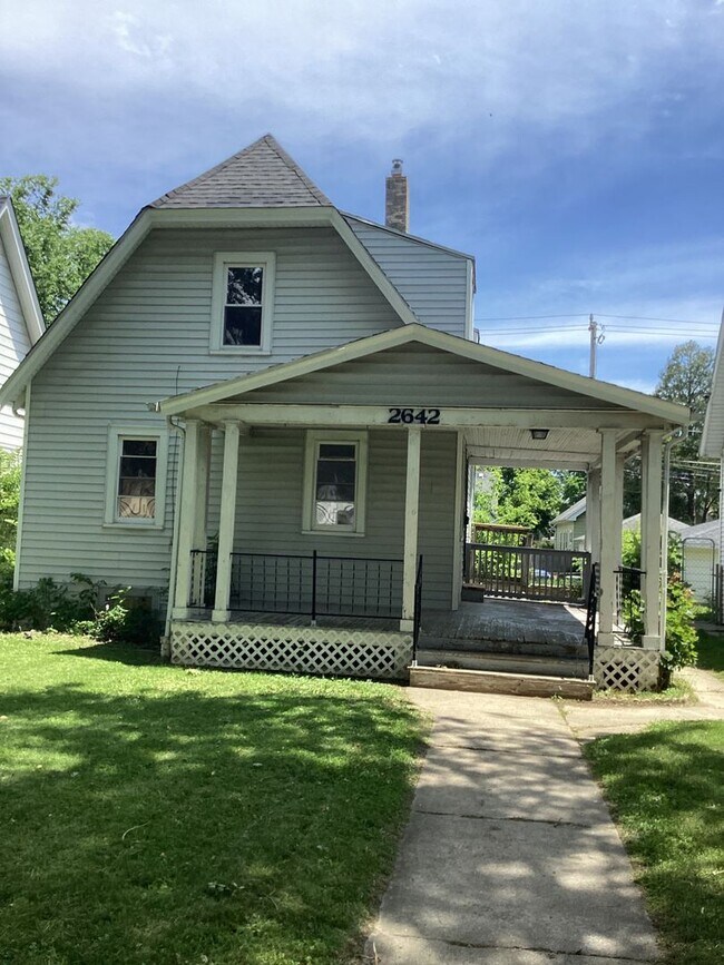 Building Photo - 3 Bedroom single family home