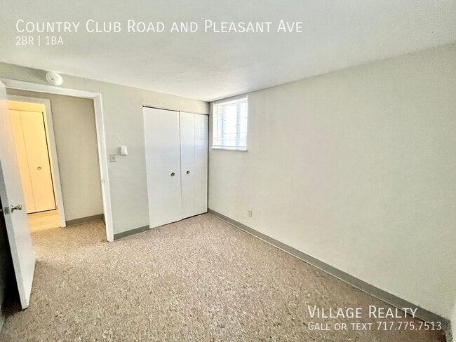 Building Photo - 605 Country Club Rd