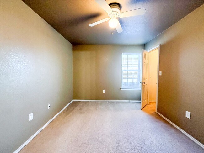 Building Photo - 1712 Ute Trail