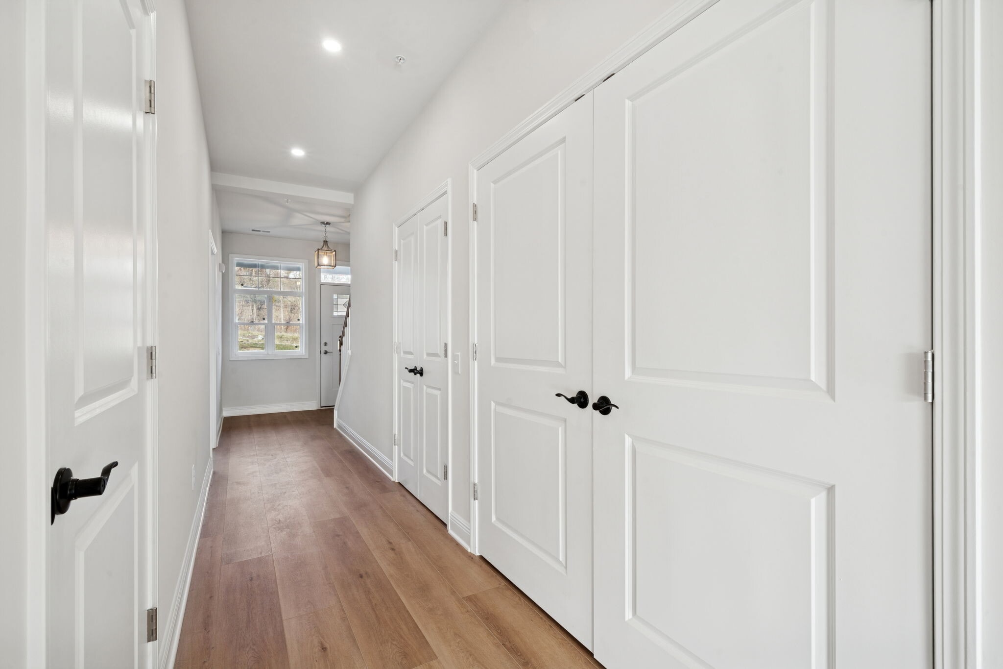 Building Photo - 2215 Lebanon Dr