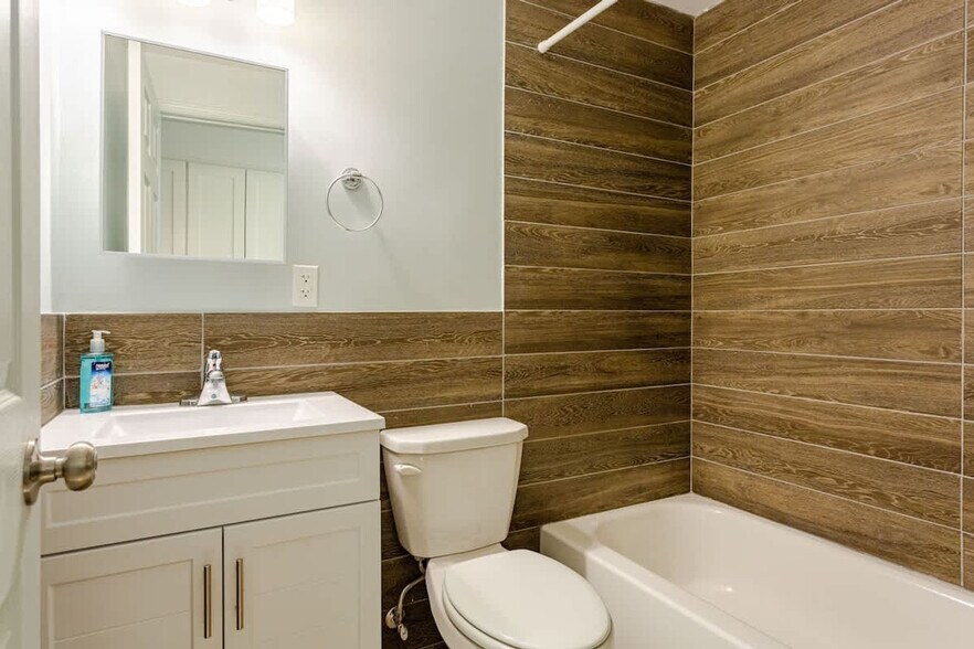 Building Photo - 1384 Ridge Ave