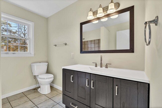 Building Photo - 337 Glendola Ave NW