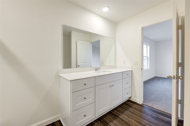 Building Photo - 8815 Vacek Xing Wy