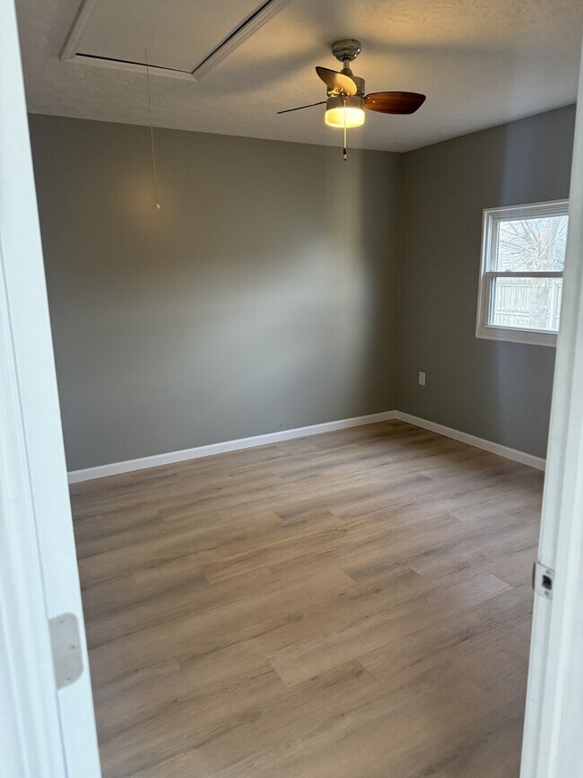 Building Photo - 804 Woodmere Dr