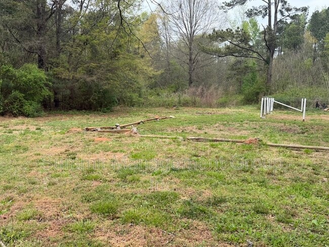 Building Photo - 1195 Fincher Rd