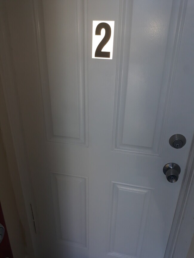 Private entrance - 3013 Oakley Ave