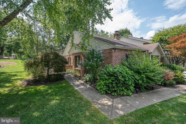Building Photo - 301 Hanover Ct