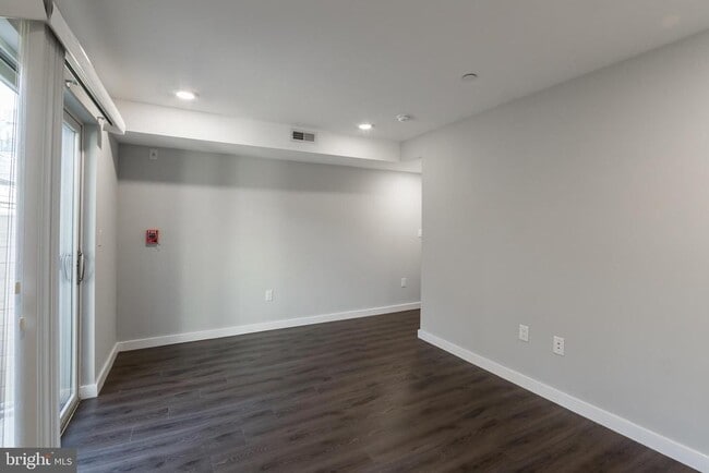 Building Photo - 751 N 20th St