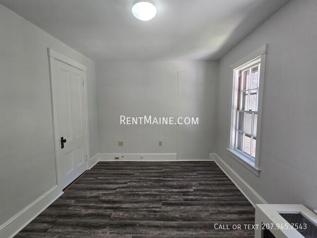 Building Photo - 113 Winthrop St