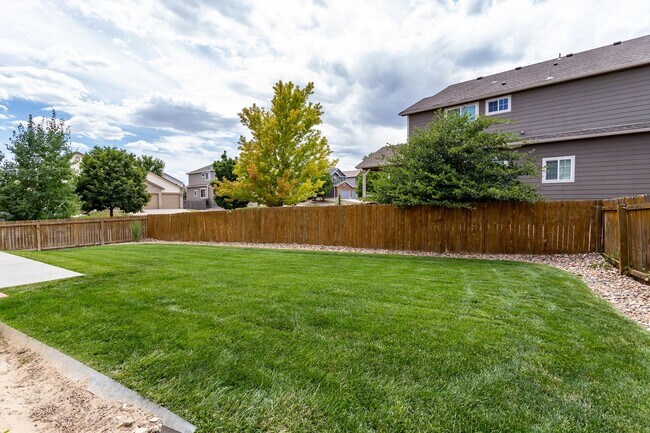 Building Photo - Spacious Corner Lot Gem in Ridgeview at St...