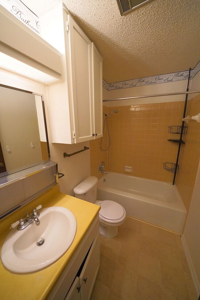 Building Photo - 221 Judith Ann Dr