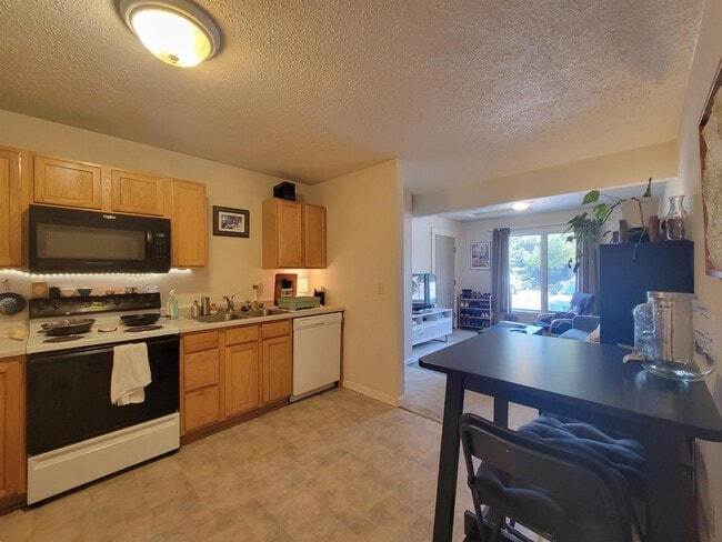 Building Photo - 128 Hoffman Dr