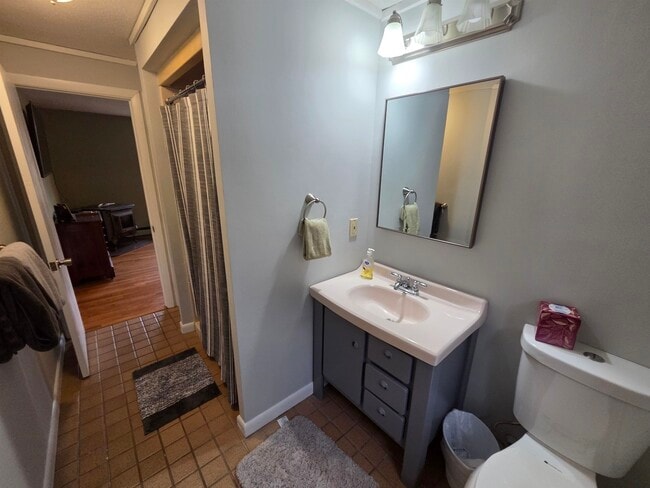 Building Photo - 15 Broomstick Ln