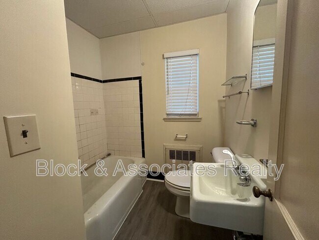 Building Photo - 2509 Miller Park Cir