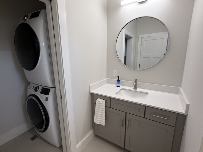 Building Photo - 42 O'Neil St