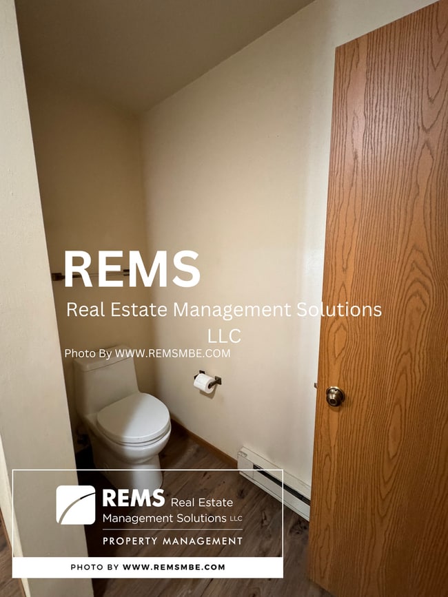 Building Photo - 503 7th St