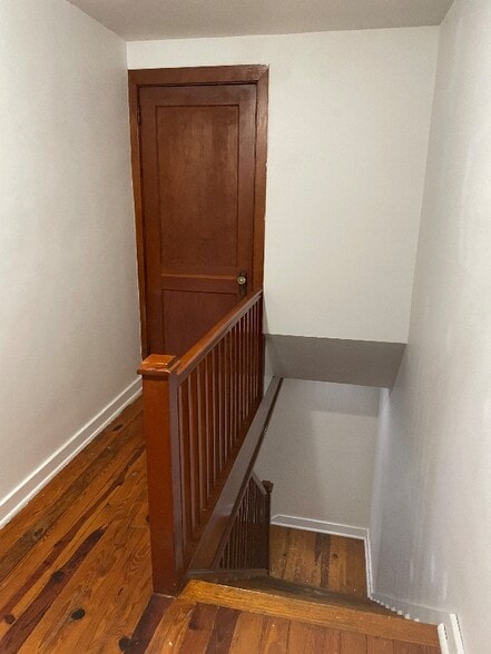 Building Photo - 913 Grange Rd