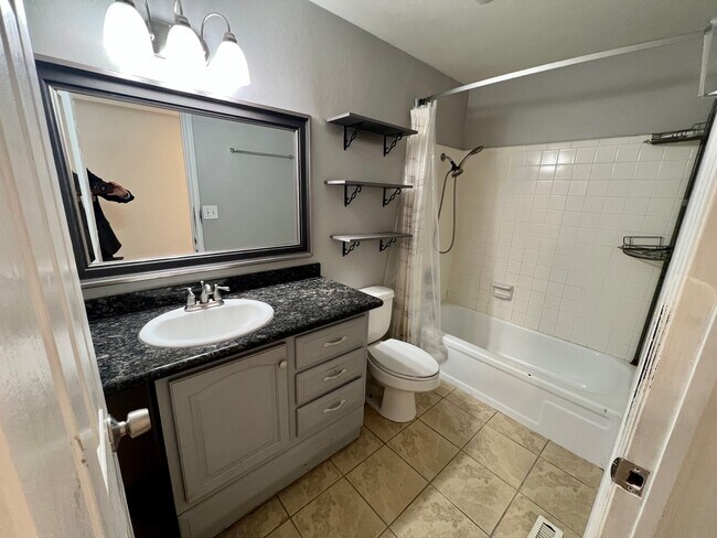 Building Photo - 990 Janes Rd