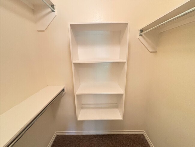 Building Photo - 2455 Montgomery Rd