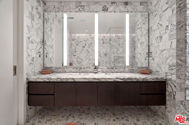 Building Photo - 8420 W Sunset Blvd