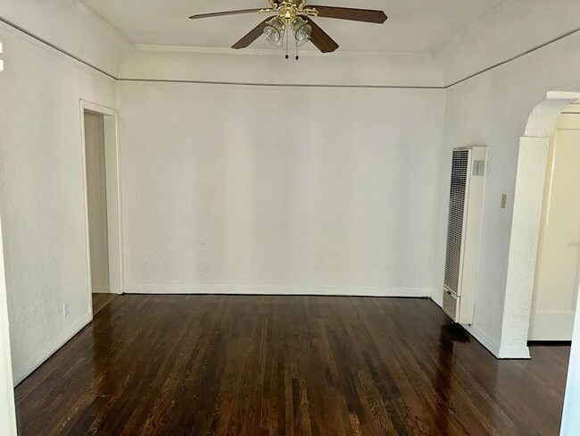 Dining room with heater - 630 N Spaulding Ave