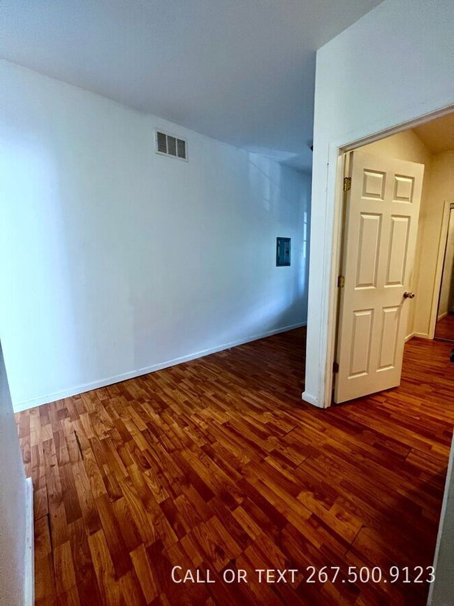 Building Photo - 122 S 46th St