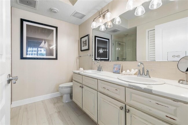 Building Photo - 200 Ocean Crest Dr