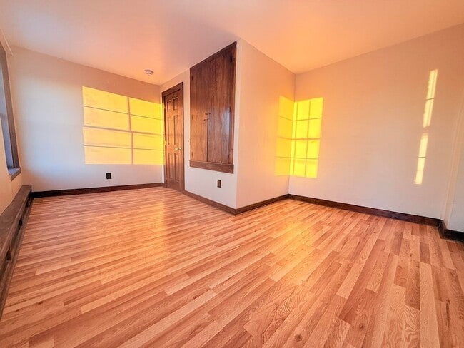 Building Photo - 60 High St