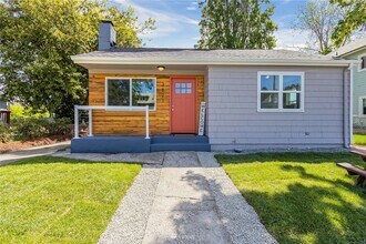 Building Photo - Great Location! 2bd, 1bath House in Tacoma!