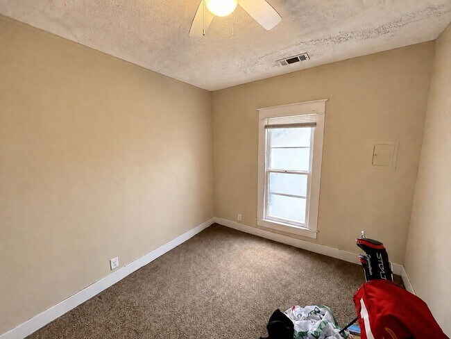 Building Photo - 113 Westwood Dr