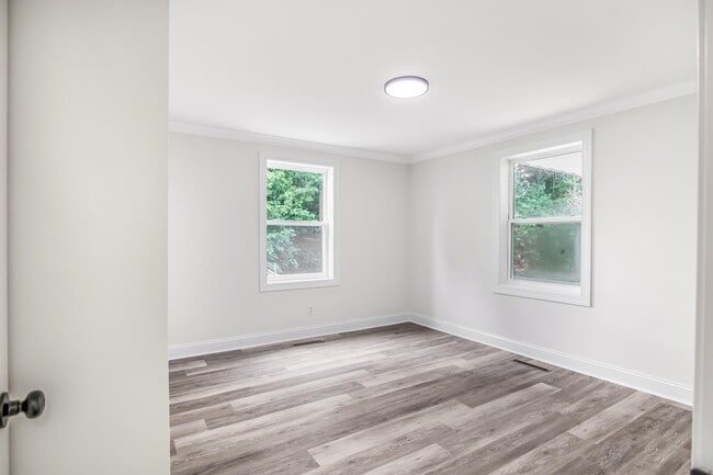 Building Photo - 500 Jackson Ln