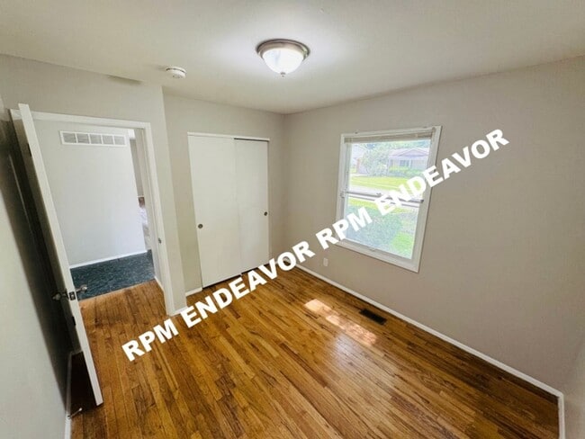 Building Photo - Spacious 4BD Home with Modern Upgrades & H...