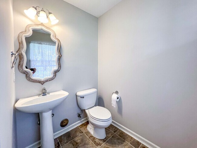 Building Photo - 3 Bed / 2.5 Bath Home with Fenced Backyard, Garage & Extra Storage