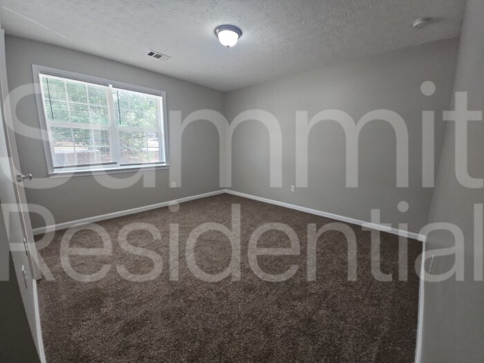 Building Photo - 2651 Parkside Way SW