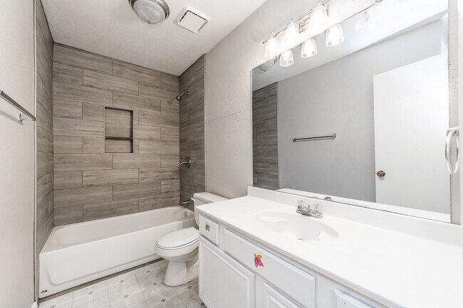 Building Photo - 3724 Chaddybrook Ln