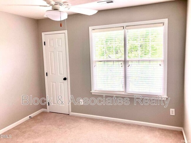Building Photo - 803 Knightsborough Way