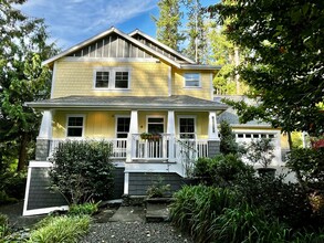 Building Photo - Beautiful 4 Bedroom Bainbridge Home Close ...